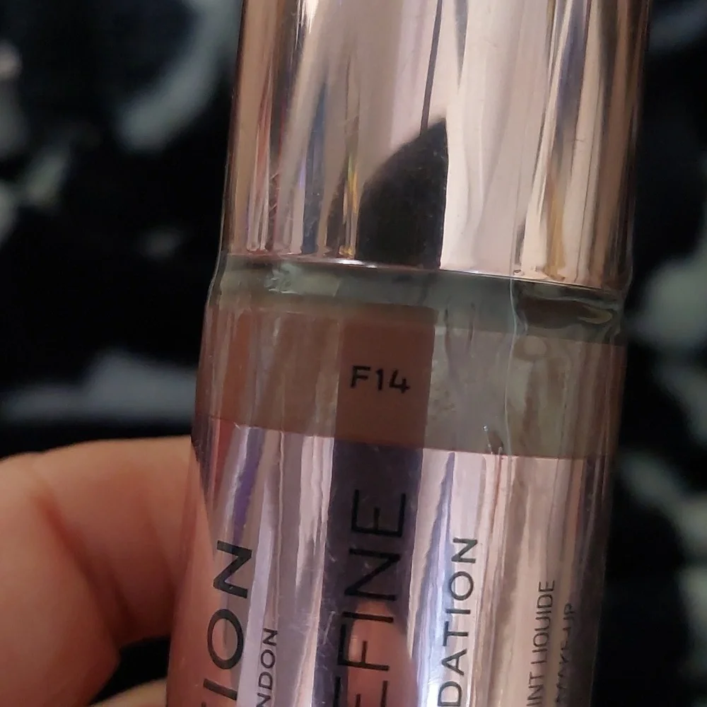 NEW Makeup‎ Revolution Liquid Foundation Conceal & Define in shade F14